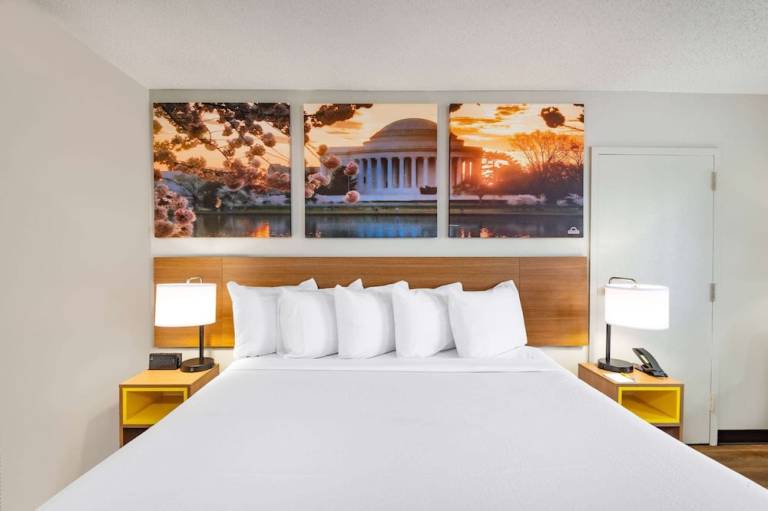 Days Inn by Wyndham Charlottesville University Area
