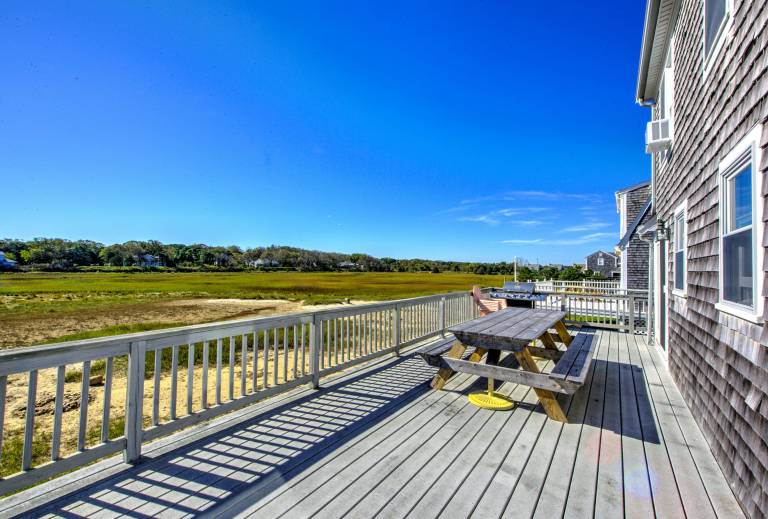Spacious Coastal Cape—Beach & Kayak Access — photo 2