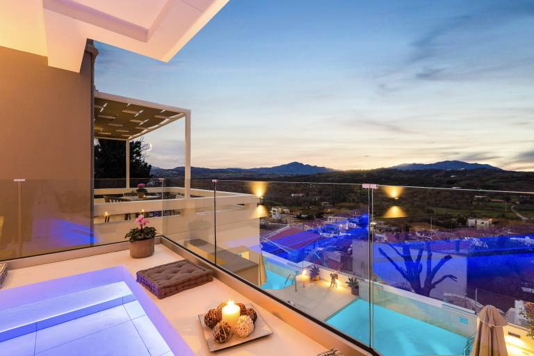 Fully equipped villa with terrace, garden & jacuzzi | Pets allowed in Rethymno