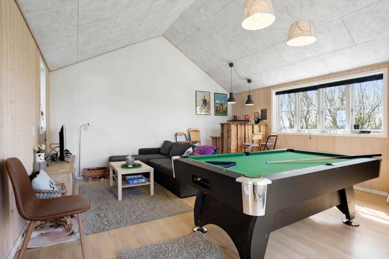 Children-friendly vacation home with grill, hot tub & terrace | Pet-friendly — photo 3