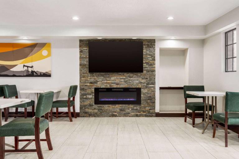 La Quinta Inn by Wyndham Victoria — photo 4