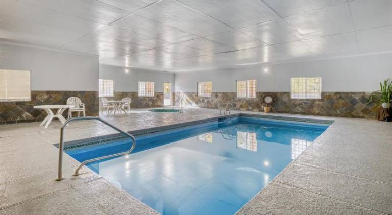 SureStay Plus by Best Western Montrose — photo 2
