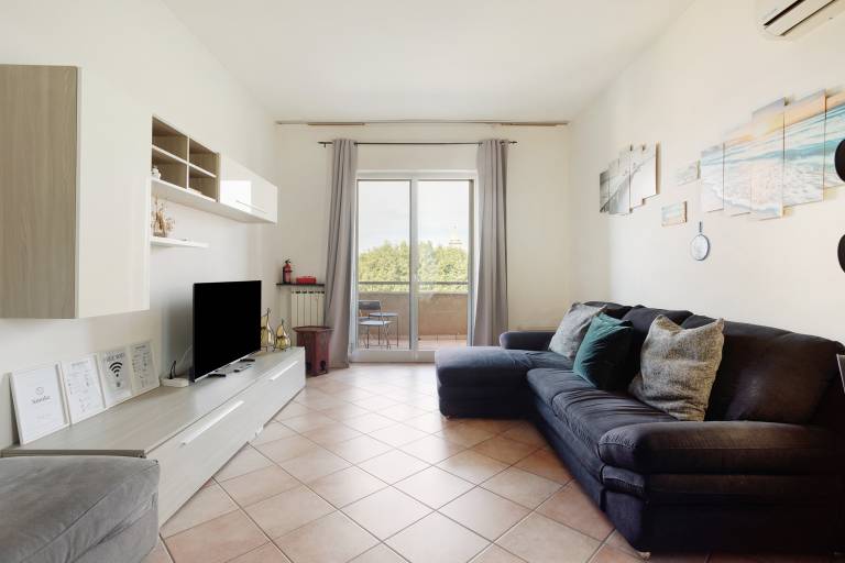 Apartment 'Burago Flat' with Balcony, Wi-Fi and Air Conditioning in Arcore