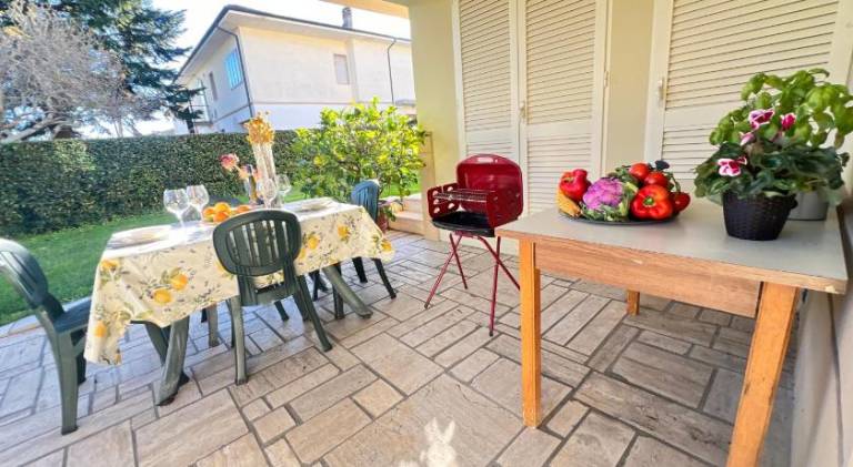 Rental apartment with yard in Lucca