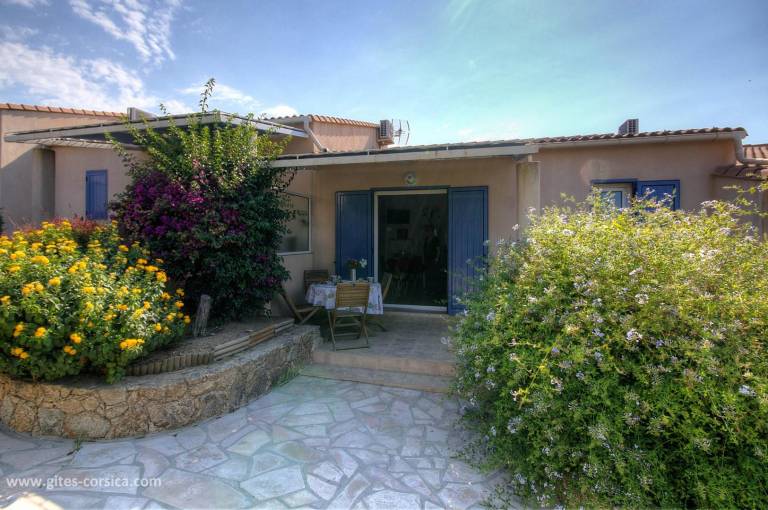 Beautiful gite with yard, terrace & barbecue | Mountain view | Pet-friendly — photo 2