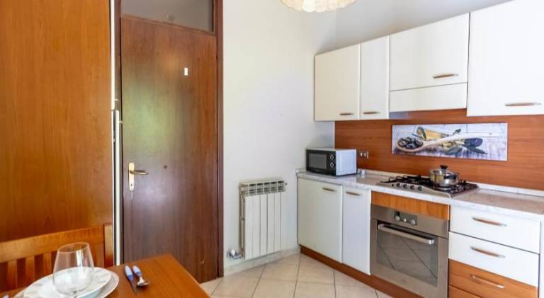 Holiday apartment with 2 rooms for 6 persons — photo 2