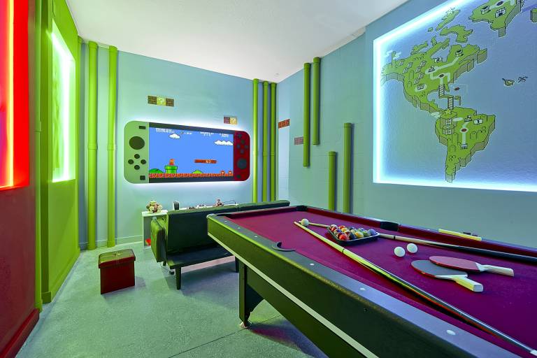 House with barbecue, private pool & hot tub — photo 3