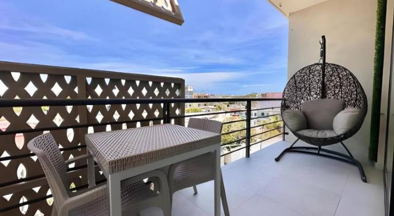 Serviced apartment with barbecue, pool & patio — photo 5