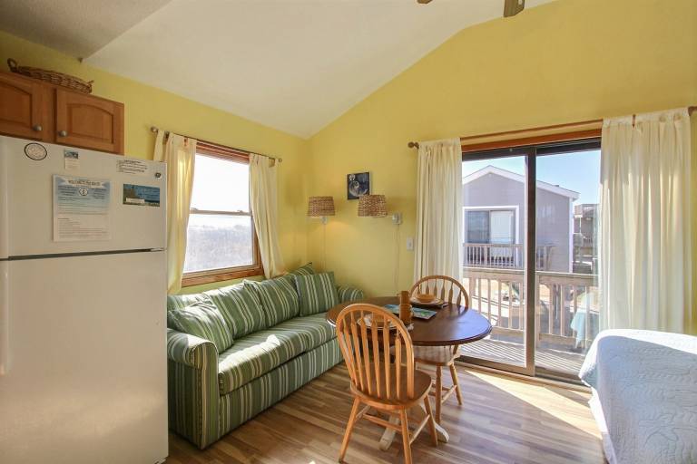 Condo | Beach view — photo 4