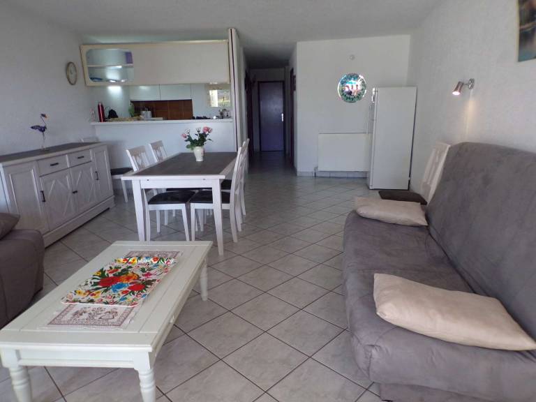 Rental apartment with 2 rooms for 6 persons — photo 2