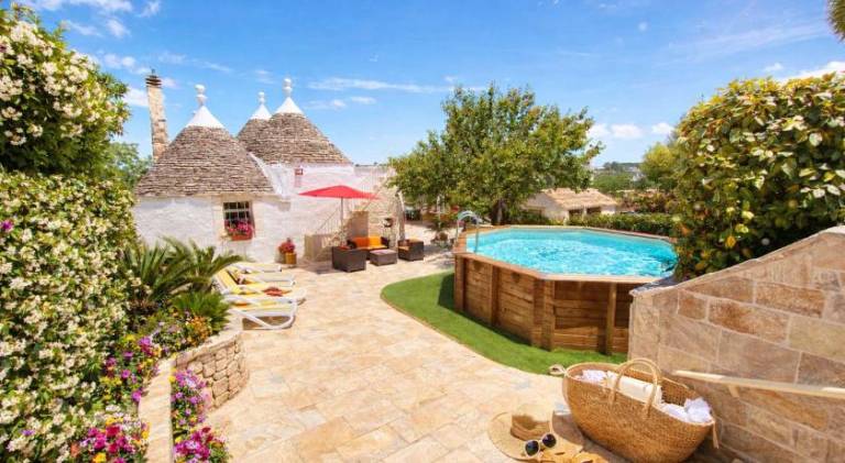 Rental apartment with private pool, garden & grill | Perfect for remote work | Pet-friendly in Franca