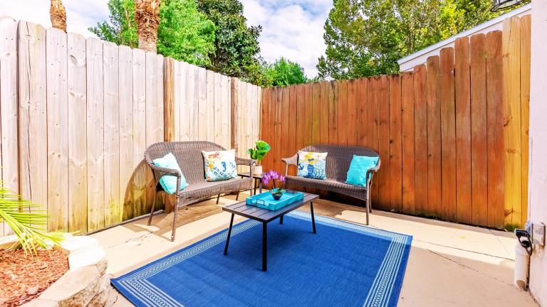 Mighty Little Beach 1B Apartment, Private Patio, Dog Friendly, Walk to Beach ️ in Bay City, AL