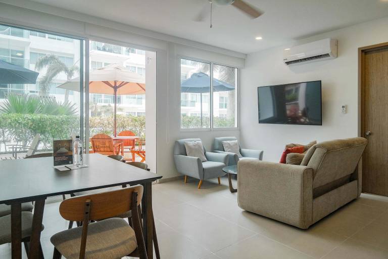 w Deluxe 2BR w Terrace A C in Morros
