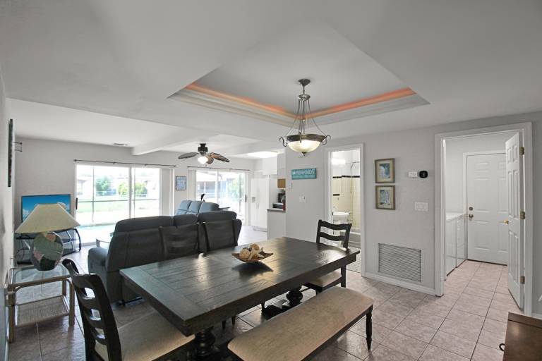 Condo with garden & private pool | River view — photo 4