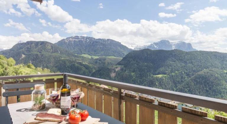 Beautiful apartment with terrace | Pet-friendly in Villandro
