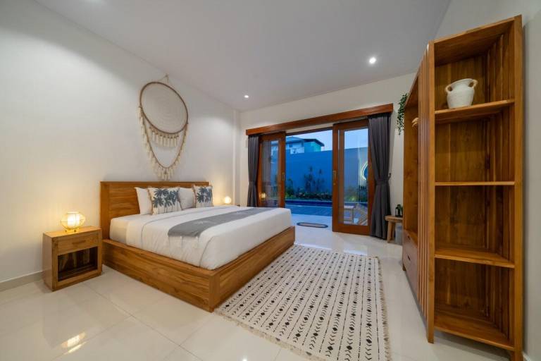 Children-friendly villa with terrace & private pool | Suitable for remote work | Dogs allowed — photo 2