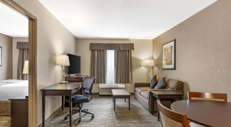 Best Western Plus Pembina Inn & Suites in Winnipeg, MB