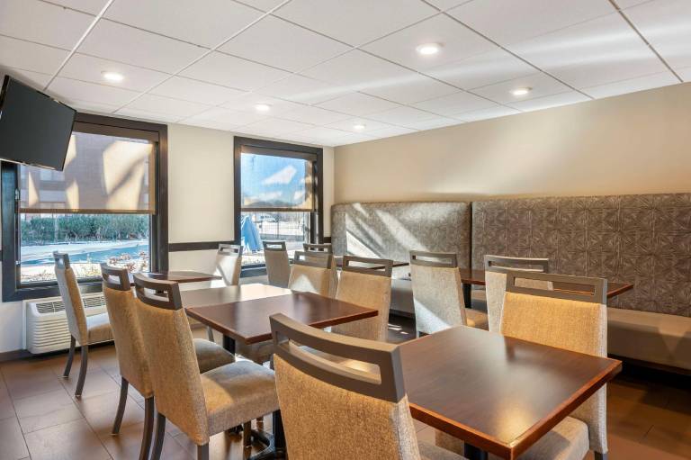 Best Western Chicago - Downers Grove — photo 5