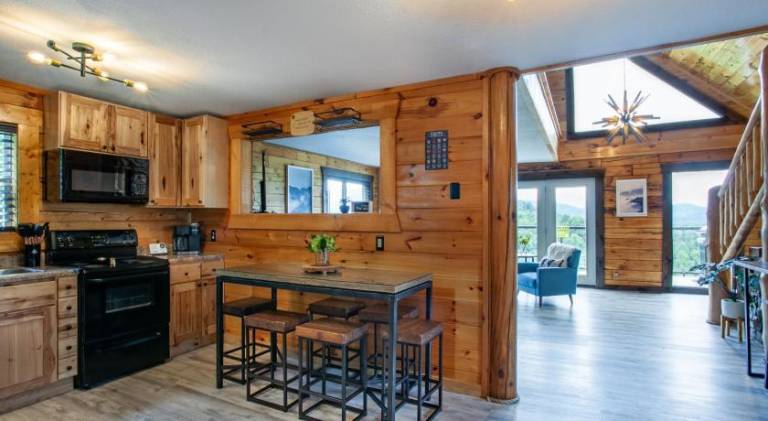 Falcons Lodge - Mtn View Hot Tub and Pool Table — photo 5
