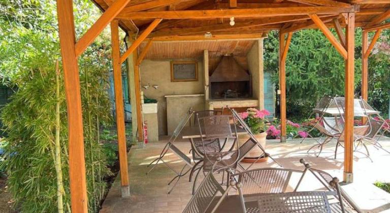 Beautiful rental apartment with hot tub, grill & pool | Pets are welcome — photo 5