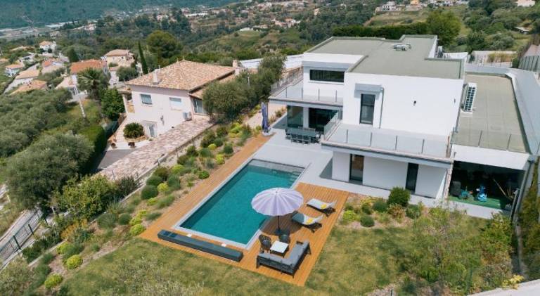 Villa with private pool & terrace in Colomars