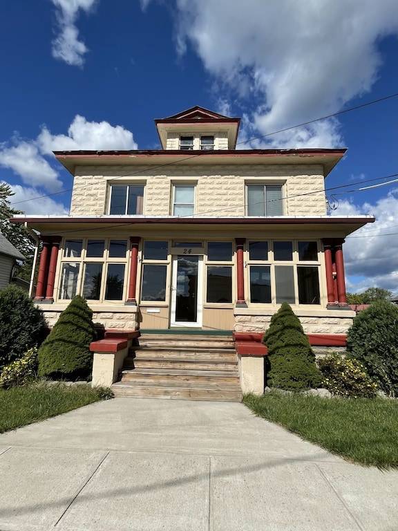 House Alexandria Bay