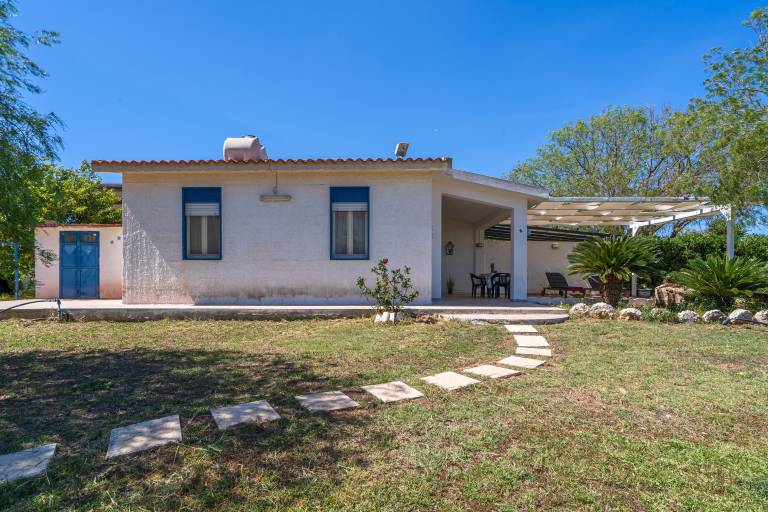 Vacation Home "San Lorenzo" with Private Terrace, Private Garden and A/C — photo 4