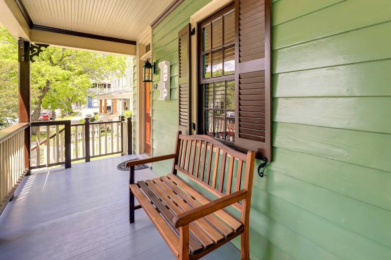 Victorian Vacation Rental Apt in Downtown New Bern — photo 2