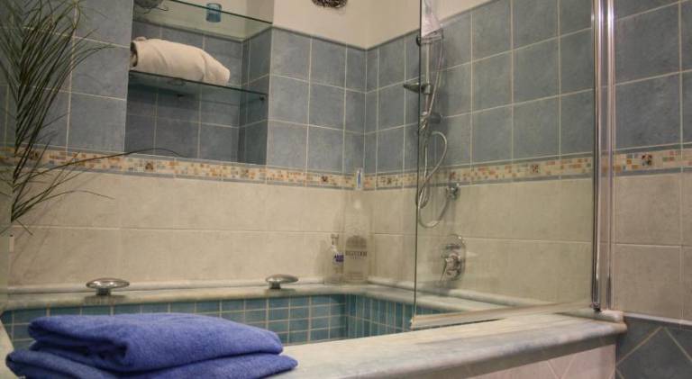 Apartment with 2 rooms for 5 persons — photo 2