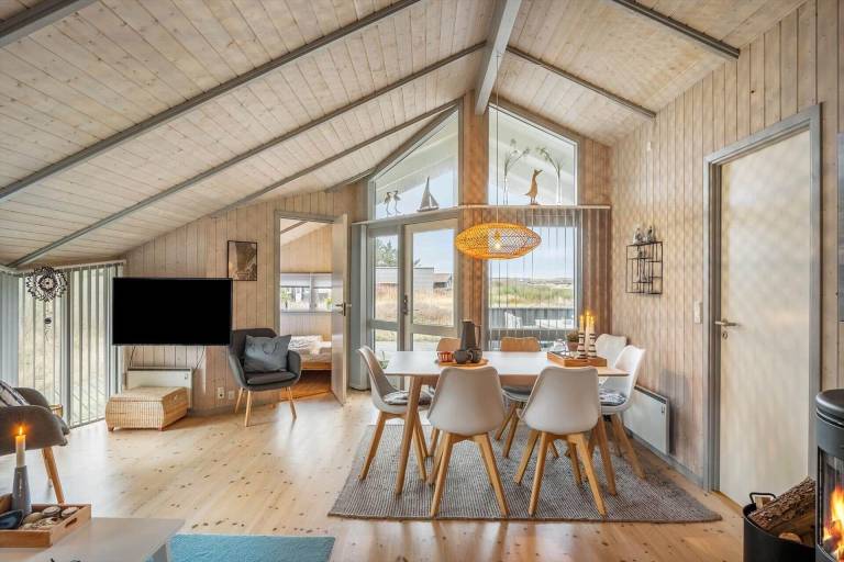Fully equipped beautiful vacation home with terrace, hot tub & sauna | Dogs allowed — photo 2