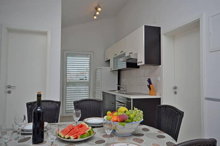 Apartment with grill | Sea view — photo 2