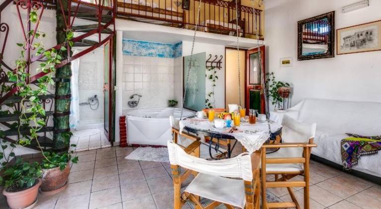 IFIGENIA TRAD. ROOMS IN OLDTOWN BY. MARIOS — photo 4