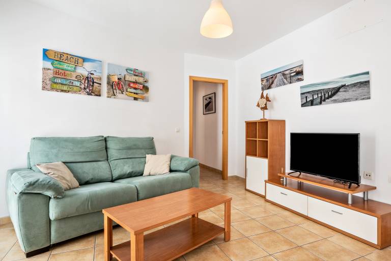 Fully equipped apartment with fast internet & patio | City view | Next to the beach | Pets allowed in Conil de la Frontera