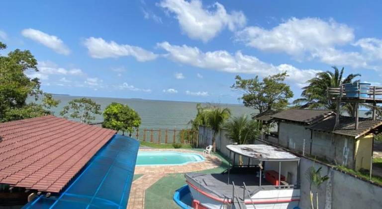 House with pool — photo 4