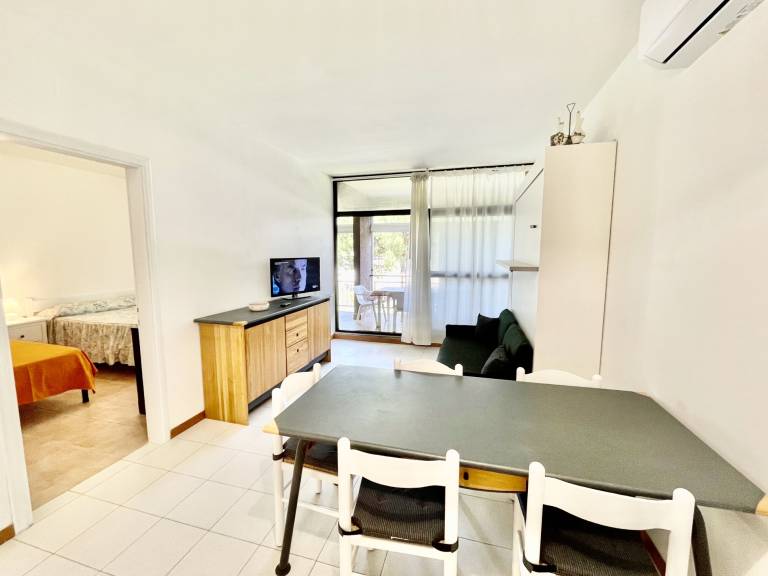 Children-friendly apartment with patio & pool | Pets are welcome — photo 2