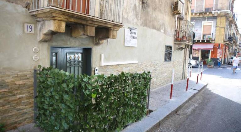 House | Next to Catania Cathedral | Pets are welcome — photo 4