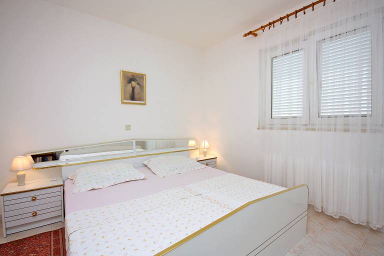Two bedroom apartment with terrace and sea view Barbat, Rab (A-4962-a) — photo 4