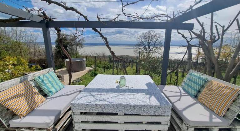 Vacation home with garden, barbeque & patio | Perfect for remote work | Pet-friendly — photo 4