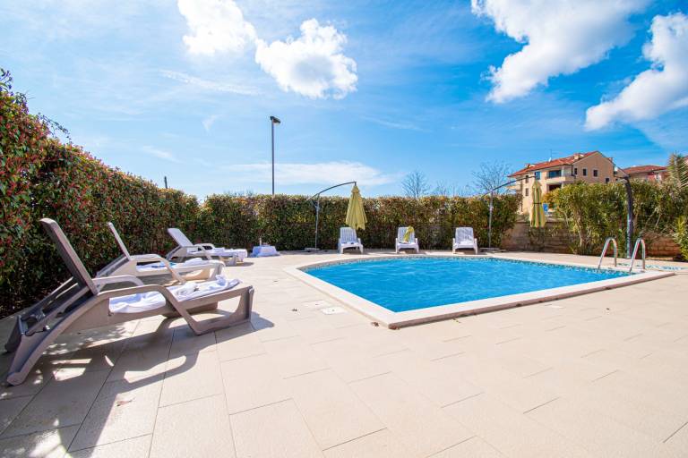 Apartment with pool | Sea view — photo 4