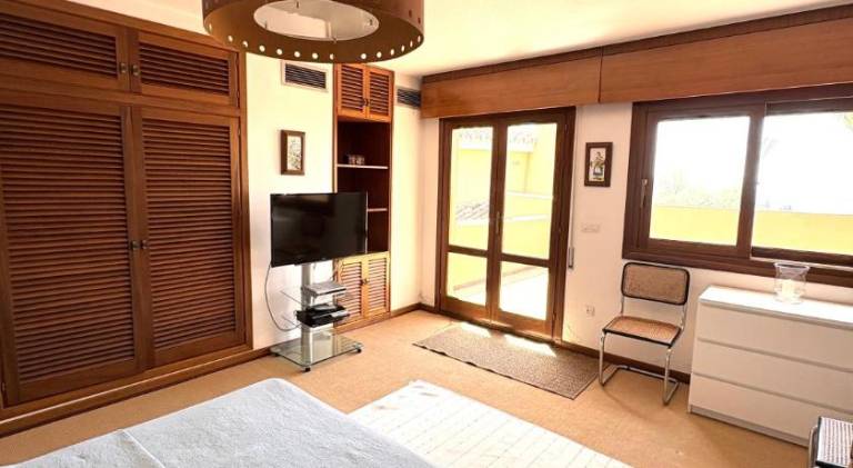 Fully equipped villa with grill, private pool & patio | Pets are welcome — photo 2
