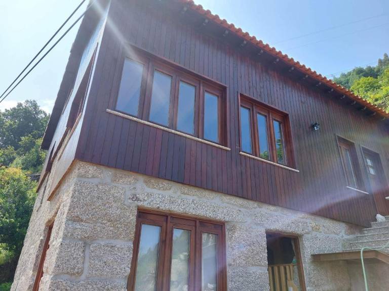 Fully equipped house with barbeque, hot tub & private pool | Garden view | Pets allowed — photo 3