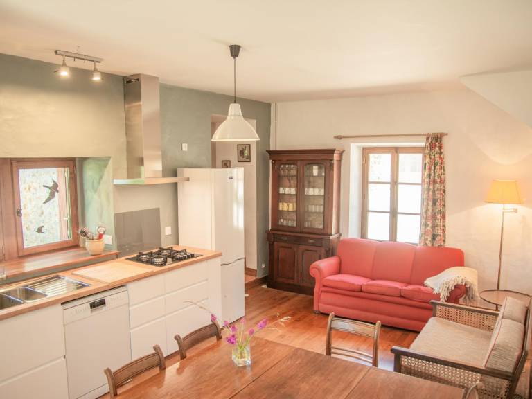 Authentic gîte on estate with swimming pool — photo 4