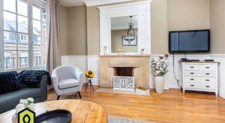 Holiday apartment with 3 rooms for 7 persons in Amiens