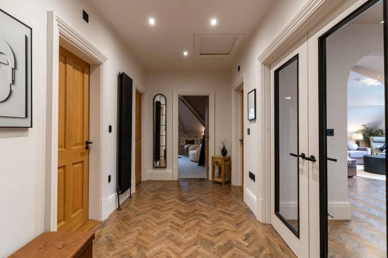 Longshaw - Relaxed Family 3 Bed Apt WiFi & Parking — photo 5