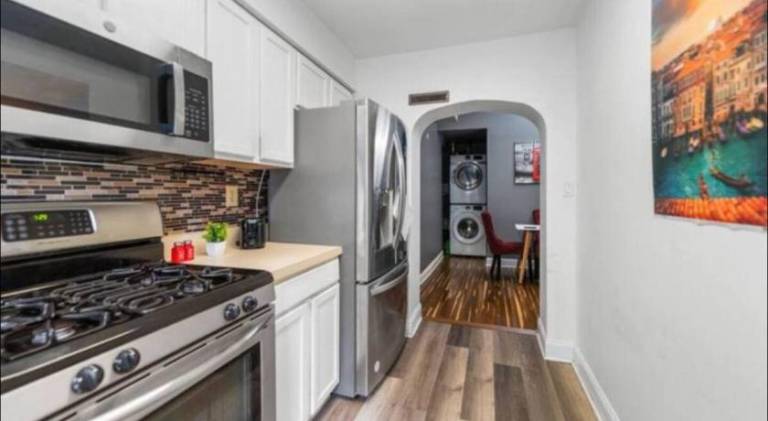 Fully equipped nice vacation home with yard & BBQ | Perfect for remote work | Dogs allowed — photo 2