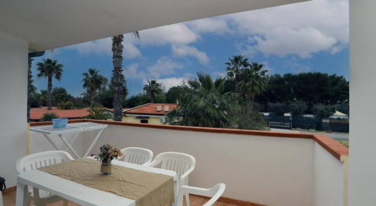 Serviced apartment with yard, patio & BBQ | Next to the beach | Pets allowed — photo 5