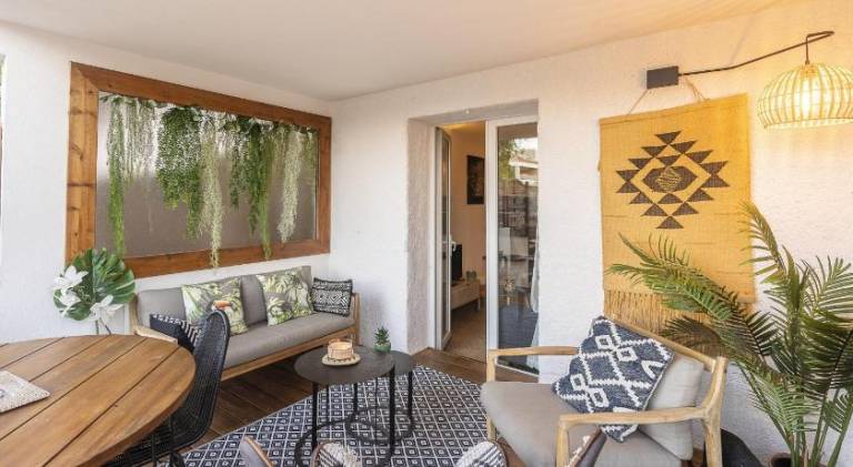 Serviced apartment with jacuzzi & patio | Close to the beach | Pet-friendly — photo 3