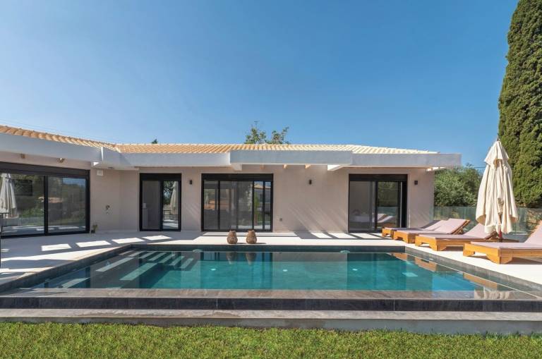 Βίλα  Κοντόκαλι