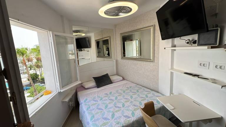 Studio with fast internet, yard & pool | City view | Close to the beach | Perfect for remote work | Dogs allowed — photo 2