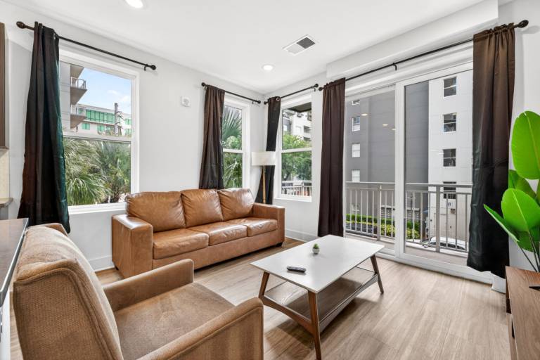 Lovely holiday apartment with pool | Pet-friendly in Tampa, FL